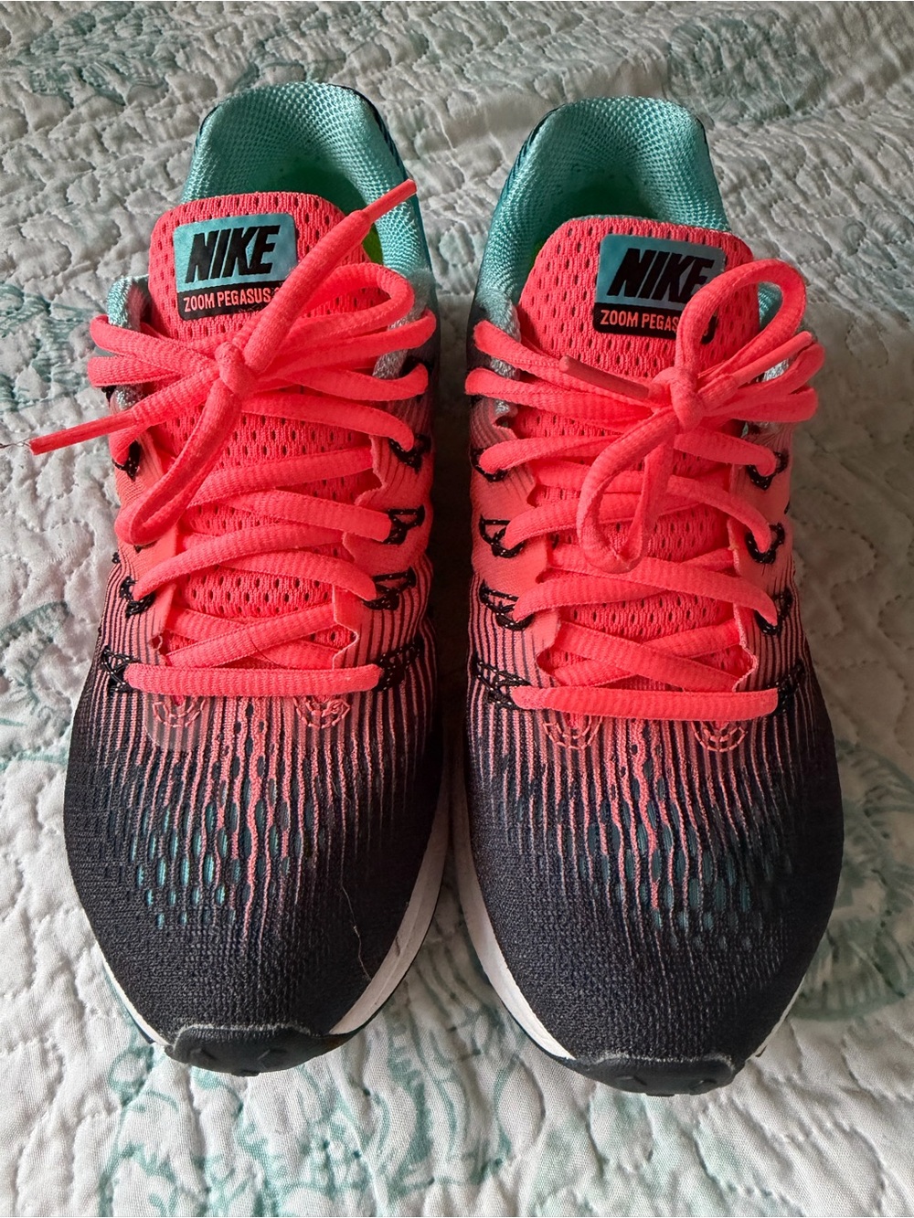 Nike Coral and Black Gradient Women's Running Sneakers